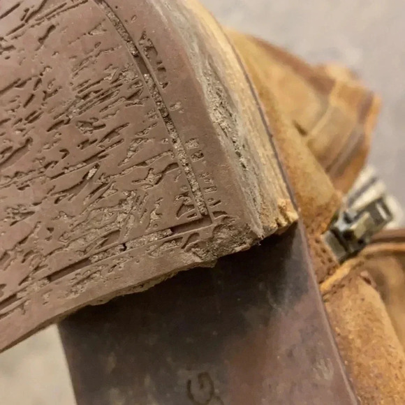 Ugg suede  boots - Picture 12 of 13